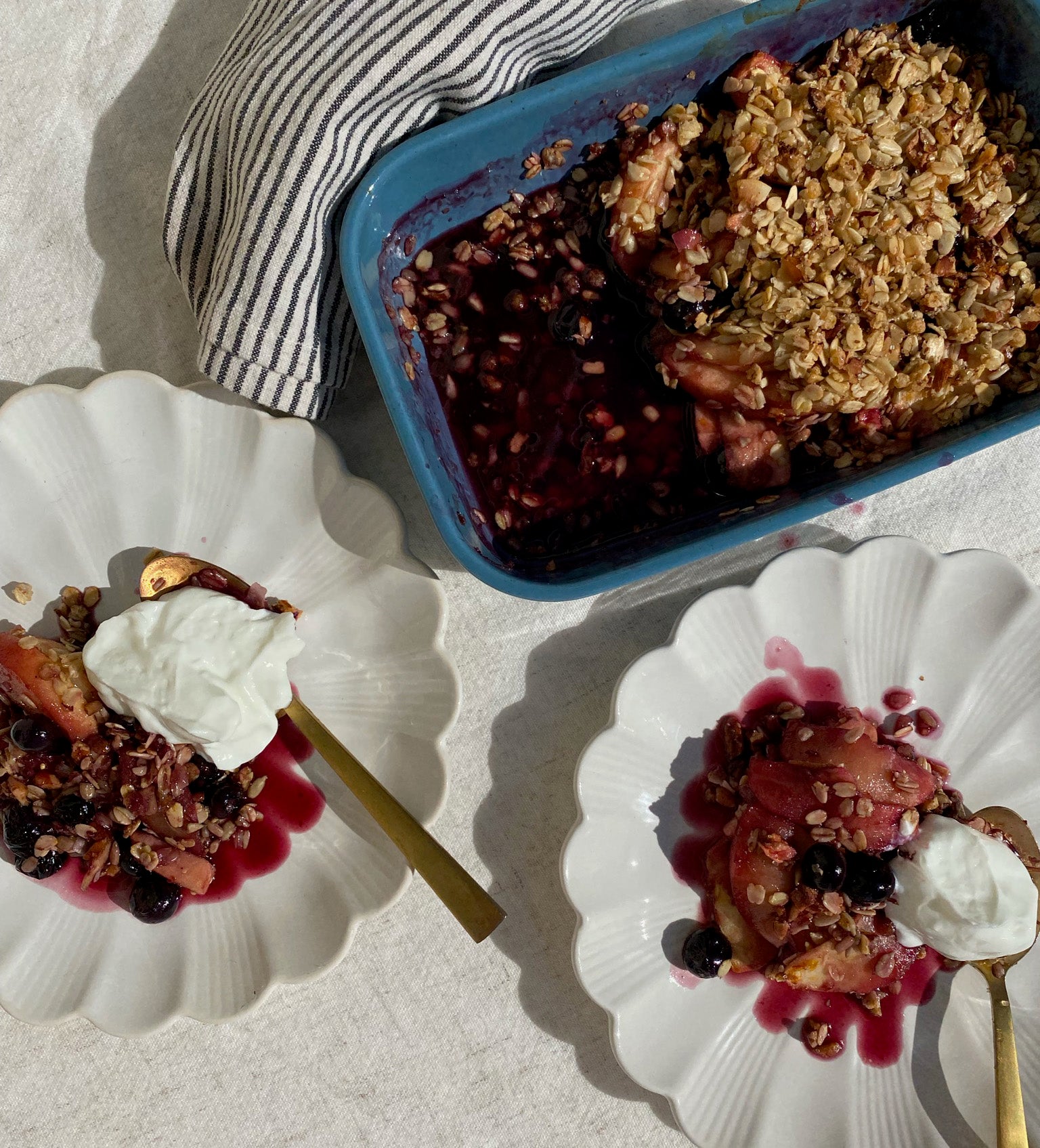 Vegan Apple Blueberry Crumble